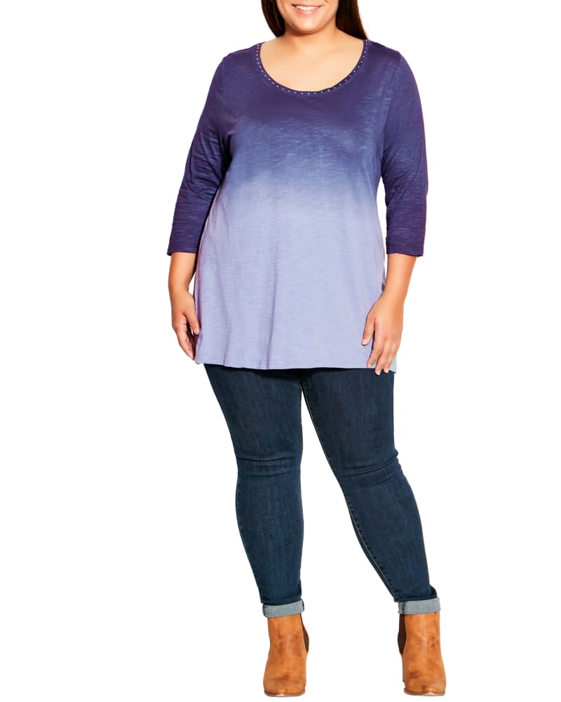 Front of a model wearing a size 14/16 Summer Swing Tie Dye Top in Navy by avenue. | dia_product_style_image_id:234176